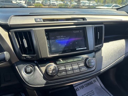 Used 2015 Toyota RAV4 Limited FWD image 12