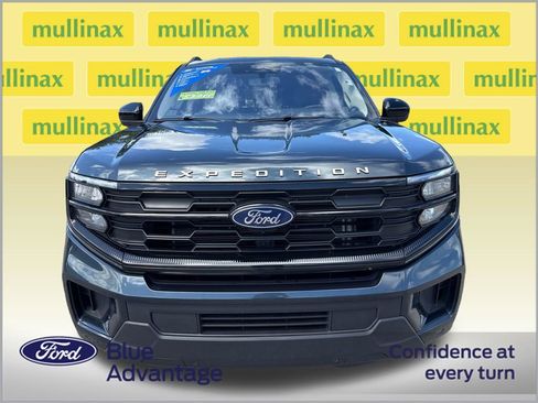 Used 2025 Ford Expedition Active image 11