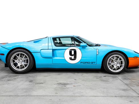 Used 2006 Ford GT image 33