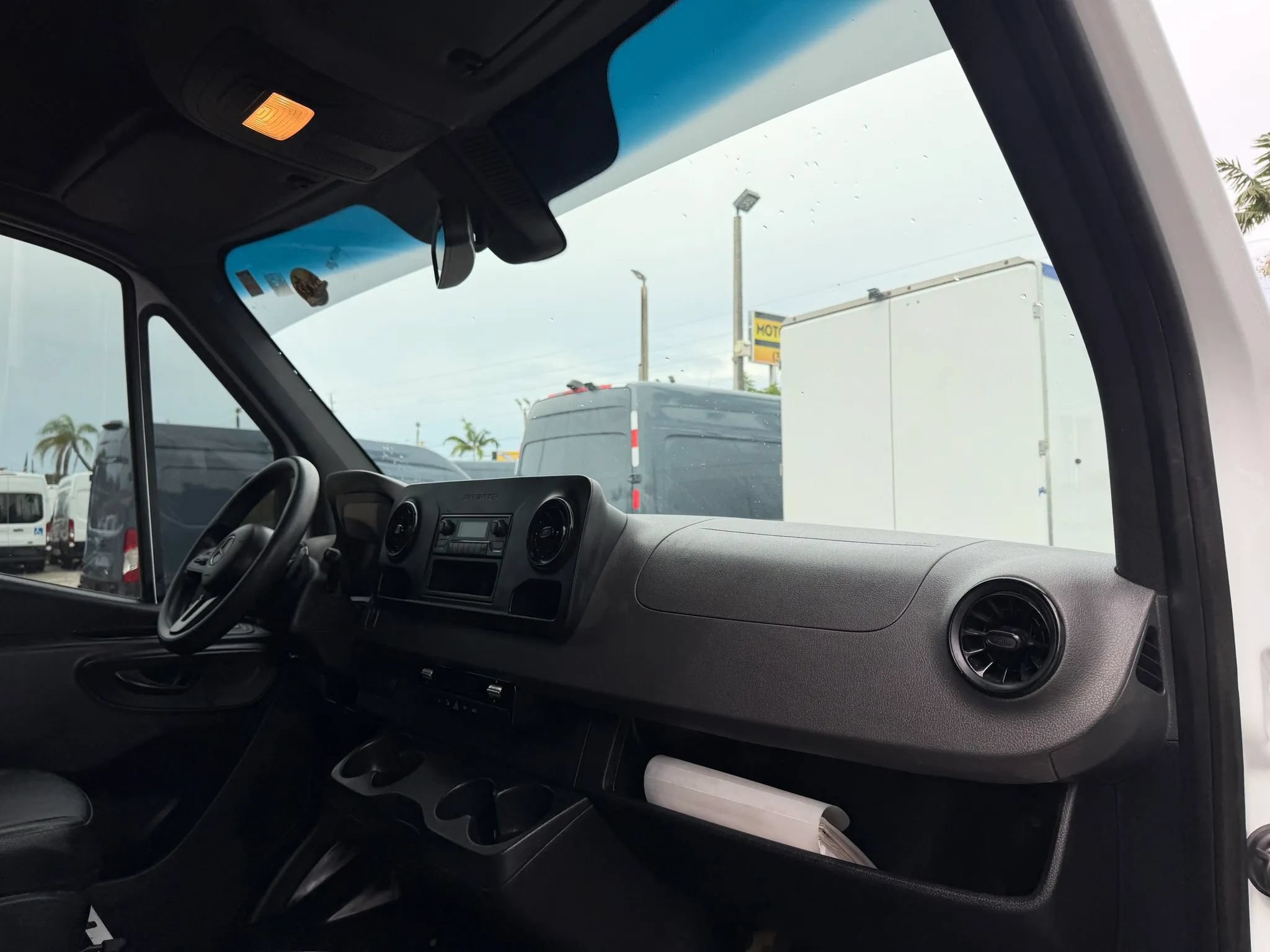 Used 2022 Mercedes-Benz Sprinter 2500 image 17