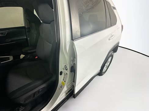 Used 2021 Toyota RAV4 XLE FWD image 12