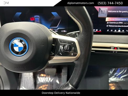 Used 2024 BMW iX xDrive50 w/ Sport Package AWD/4WD image 31