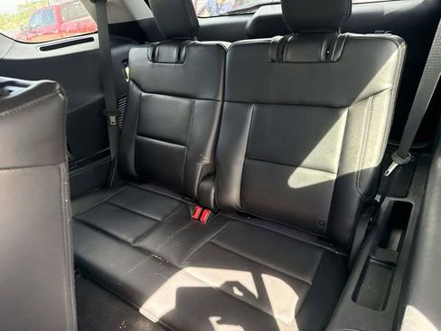 Used 2022 Ford Explorer Limited w/ Equipment Group 301A image 8