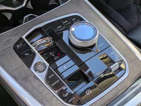 Certified 2023 BMW X7 xDrive40i w/ Premium Package image 12