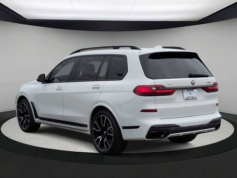Certified 2022 BMW X7 xDrive40i w/ M Sport Package image 6