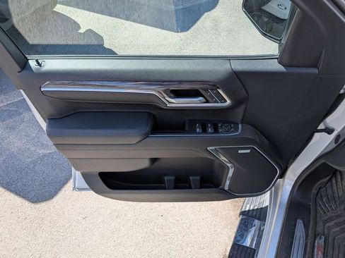 Used 2022 Chevrolet Silverado 1500 LTZ image 6