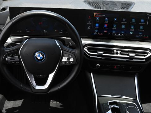 Used 2024 BMW i4 eDrive35 w/ Convenience Package RWD image 16