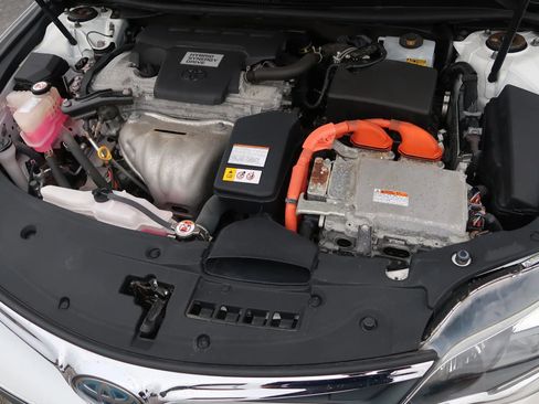 Used 2018 Toyota Avalon Limited image 46