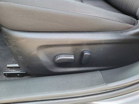 Used 2025 Nissan Altima 2.5 SV FWD image 11