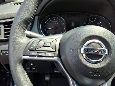 Used 2019 Nissan Rogue SV FWD image 9