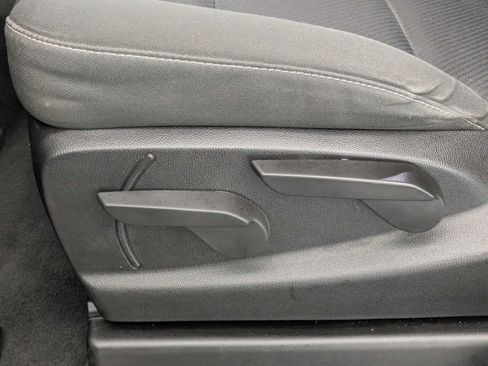 Used 2019 Chevrolet Silverado 1500 LT AWD/4WD image 19