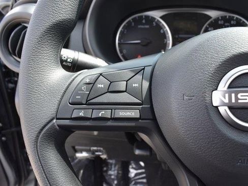 New 2025 Nissan Kicks Play S image 19