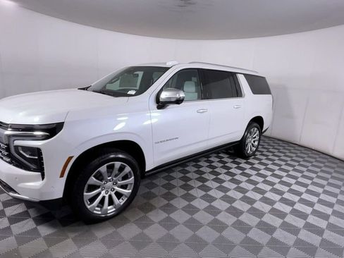 New 2025 Chevrolet Suburban Premier image 4