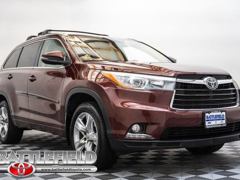 Used 2015 Toyota Highlander Limited w/ Driver Technology Package AWD/4WD image 1