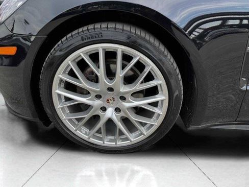 Used 2017 Porsche Panamera 4 AWD/4WD image 64