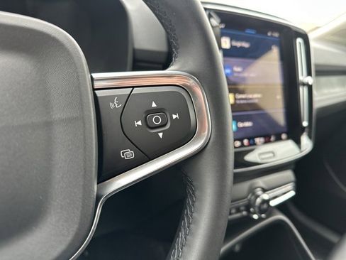 Certified 2025 Volvo XC40 B5 Core image 27