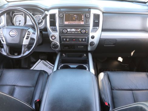 Used 2019 Nissan Titan PRO-4X w/ Pro-4x Convenience Package image 16