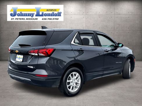 Used 2022 Chevrolet Equinox LT image 2