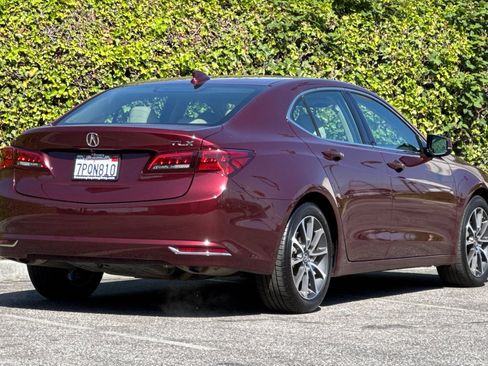 Used 2015 Acura TLX V6 w/ Technology Package FWD image 4