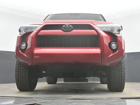 Used 2018 Toyota 4Runner SR5 AWD/4WD image 42