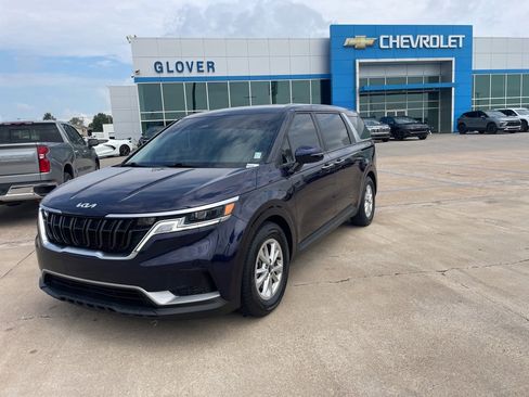 Used 2022 Kia Carnival LX image 1