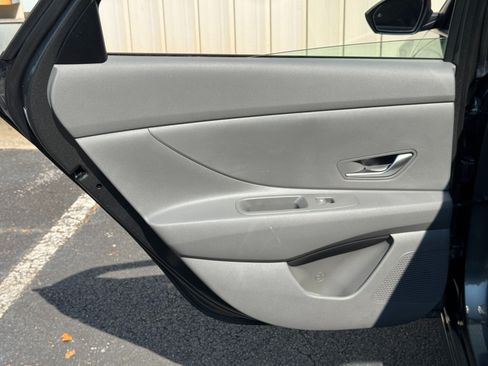 Used 2024 Hyundai Elantra Blue FWD image 39