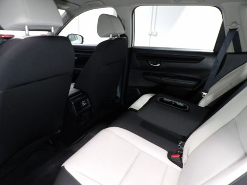Used 2023 Honda CR-V LX image 11