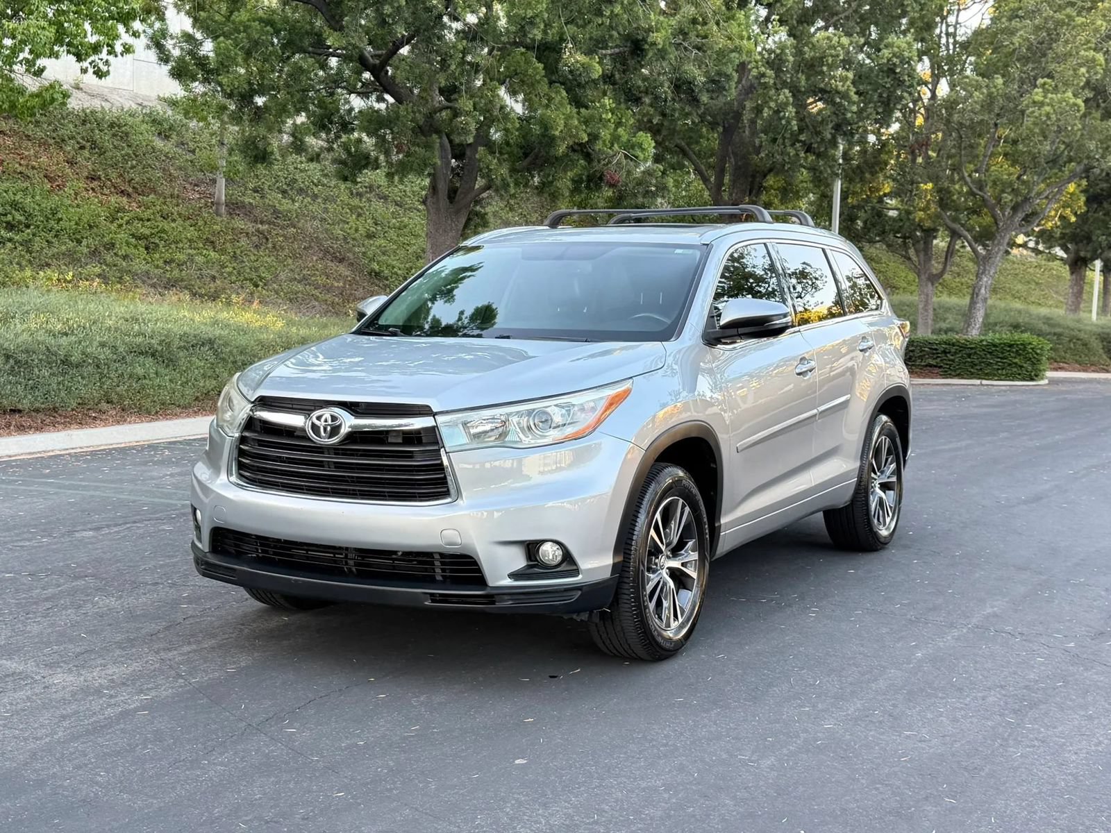Used 2016 Toyota Highlander XLE FWD image 8