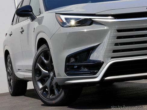 New 2026 Lexus TX 500h AWD image 4