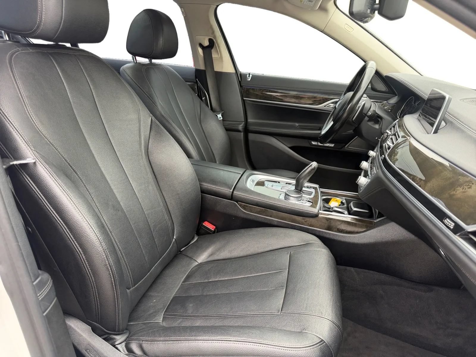 Used 2016 BMW 740i RWD image 16