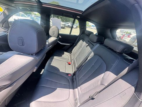 Used 2022 BMW X5 xDrive40i w/ M Sport Package AWD/4WD image 23