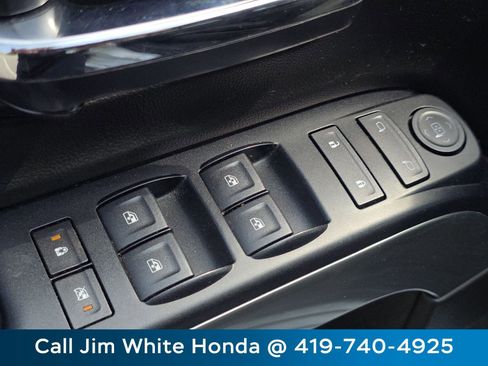 Used 2018 Chevrolet Silverado 1500 LT w/ All Star Edition image 29