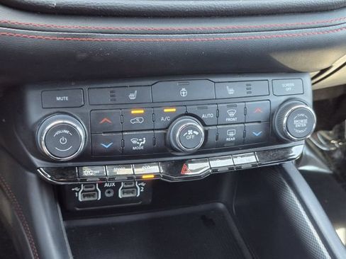 Used 2023 Dodge Durango GT AWD/4WD image 15