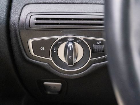 Used 2022 Mercedes-Benz GLC 300 GLC 300 w/ Multimedia Package Lite image 24