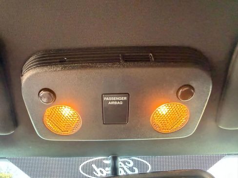 Used 2017 Ford Mustang Coupe image 31