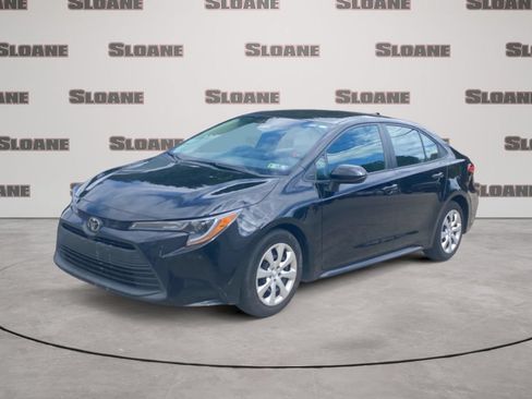 Used 2024 Toyota Corolla LE FWD image 1