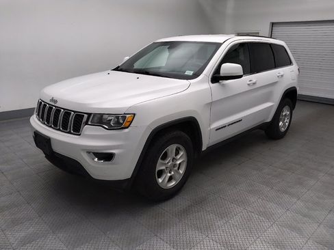 Used 2017 Jeep Grand Cherokee Laredo RWD image 2