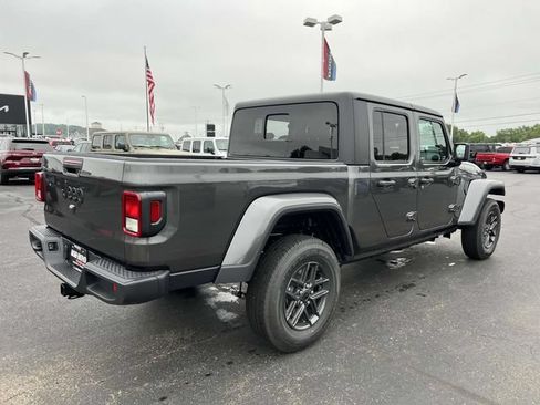 New 2025 Jeep Gladiator Sport AWD/4WD image 8