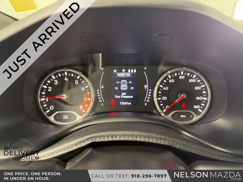 Used 2019 Jeep Renegade Latitude AWD/4WD image 26