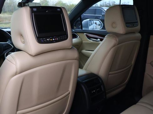 Used 2017 Cadillac XT5 Luxury image 11