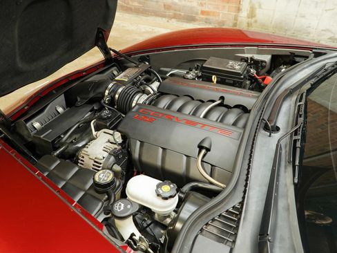 Used 2007 Chevrolet Corvette Coupe w/ Preferred Equipment Group RWD image 31
