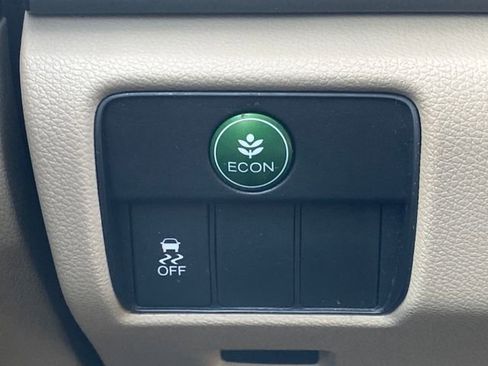 Used 2016 Honda Accord LX image 25