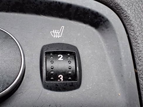 Used 2014 Ford Focus SE w/ SE Winter Package image 9