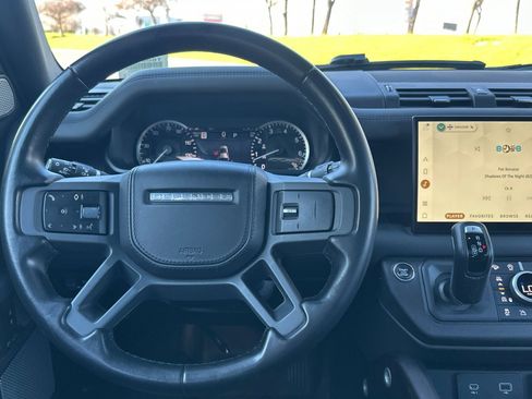Used 2023 Land Rover Defender 130 X-Dynamic SE image 18