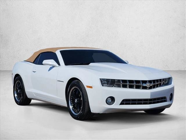 Used 2011 Chevrolet Camaro LT RWD image 3