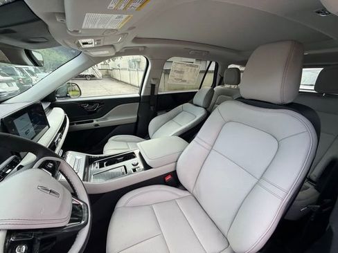 New 2025 Lincoln Aviator 2WD image 11