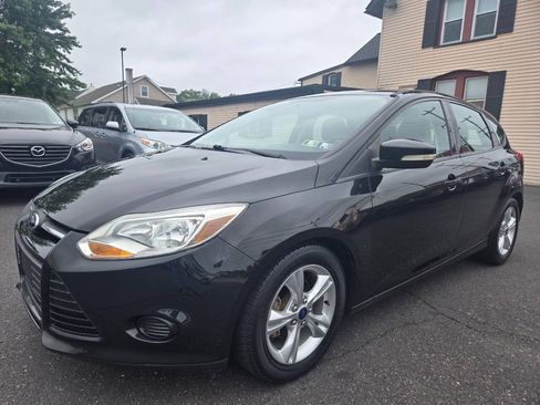 Used 2014 Ford Focus SE w/ SE Winter Package FWD image 10