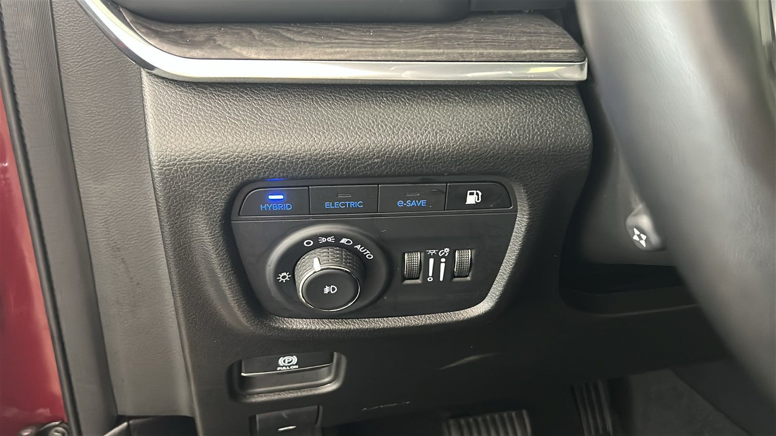 Used 2022 Jeep Grand Cherokee Overland w/ Advanced Protech Group III AWD/4WD image 24