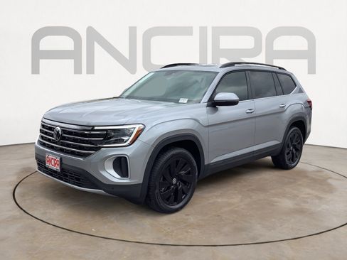 New 2025 Volkswagen Atlas SE FWD image 4