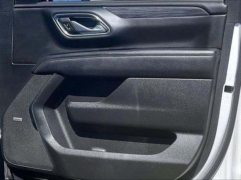 Used 2021 GMC Yukon SLT w/ SLT Premium Package image 23